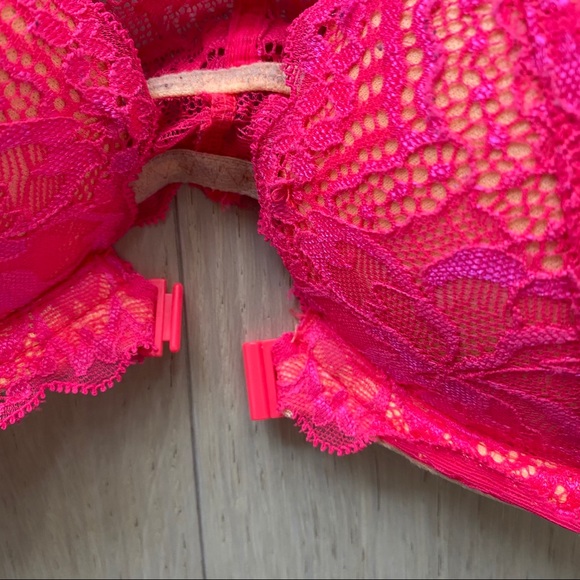 Victoria’s Secret PINK Racerback Pink Lace Bra - Picture 2 of 5
